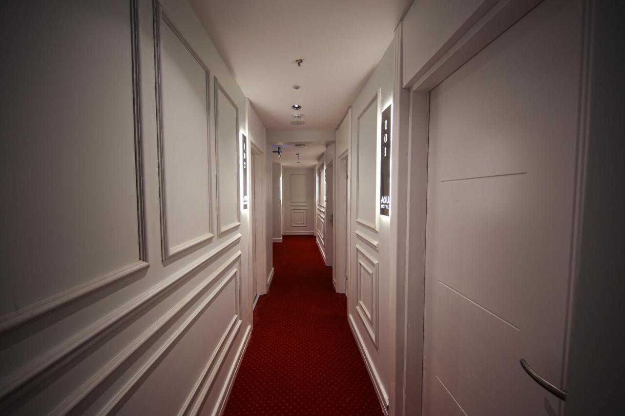 Axu Airport Hotel Arnavutkoy 외부 사진 A corridor at the hotel