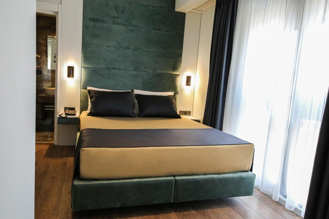 Axu Airport Hotel Arnavutkoy 외부 사진 A room at the hotel