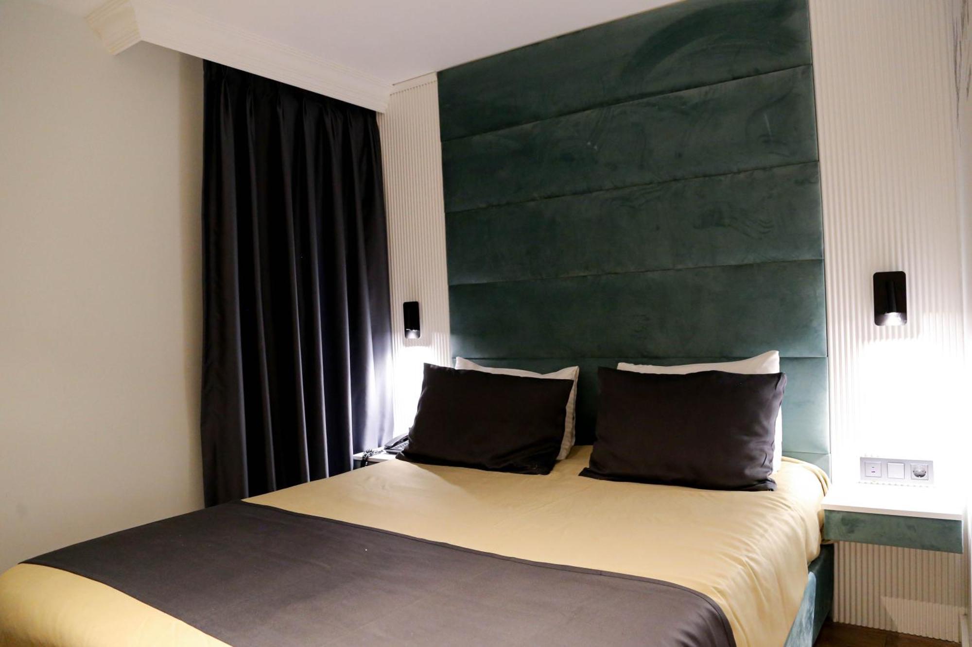 Axu Airport Hotel Arnavutkoy 외부 사진 A room at the hotel