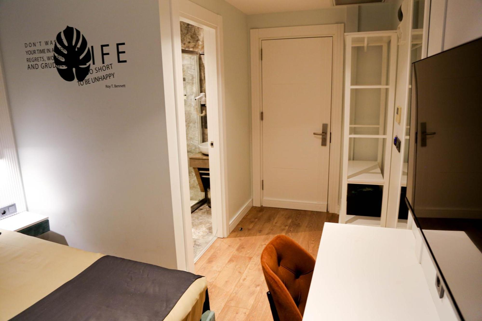 Axu Airport Hotel Arnavutkoy 외부 사진 Interior of a typical apartment