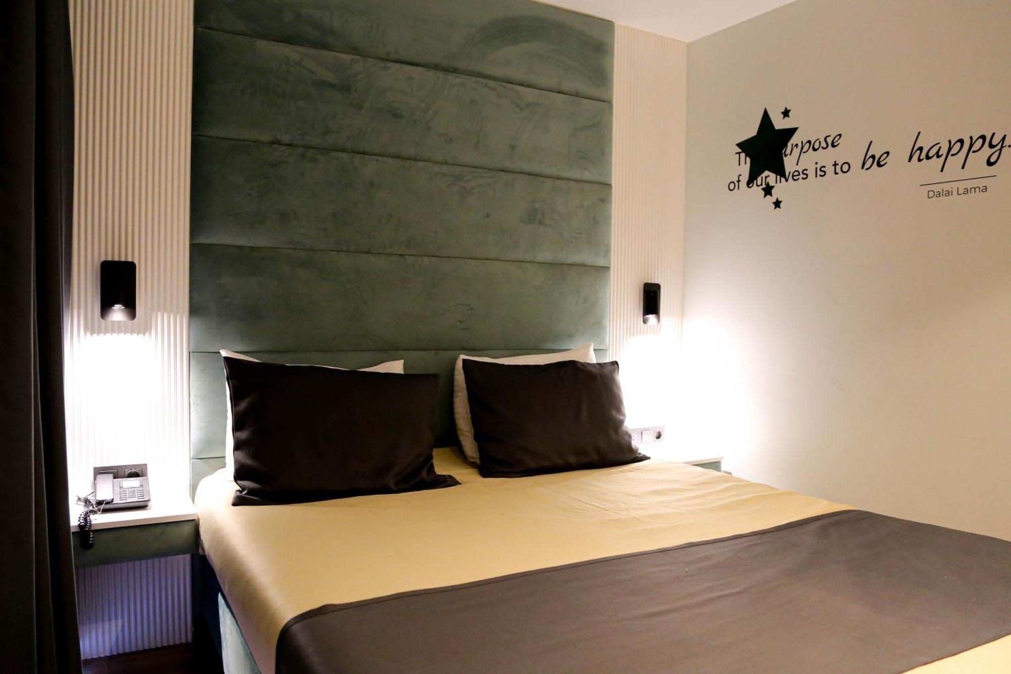 Axu Airport Hotel Arnavutkoy 외부 사진 A room at the hotel