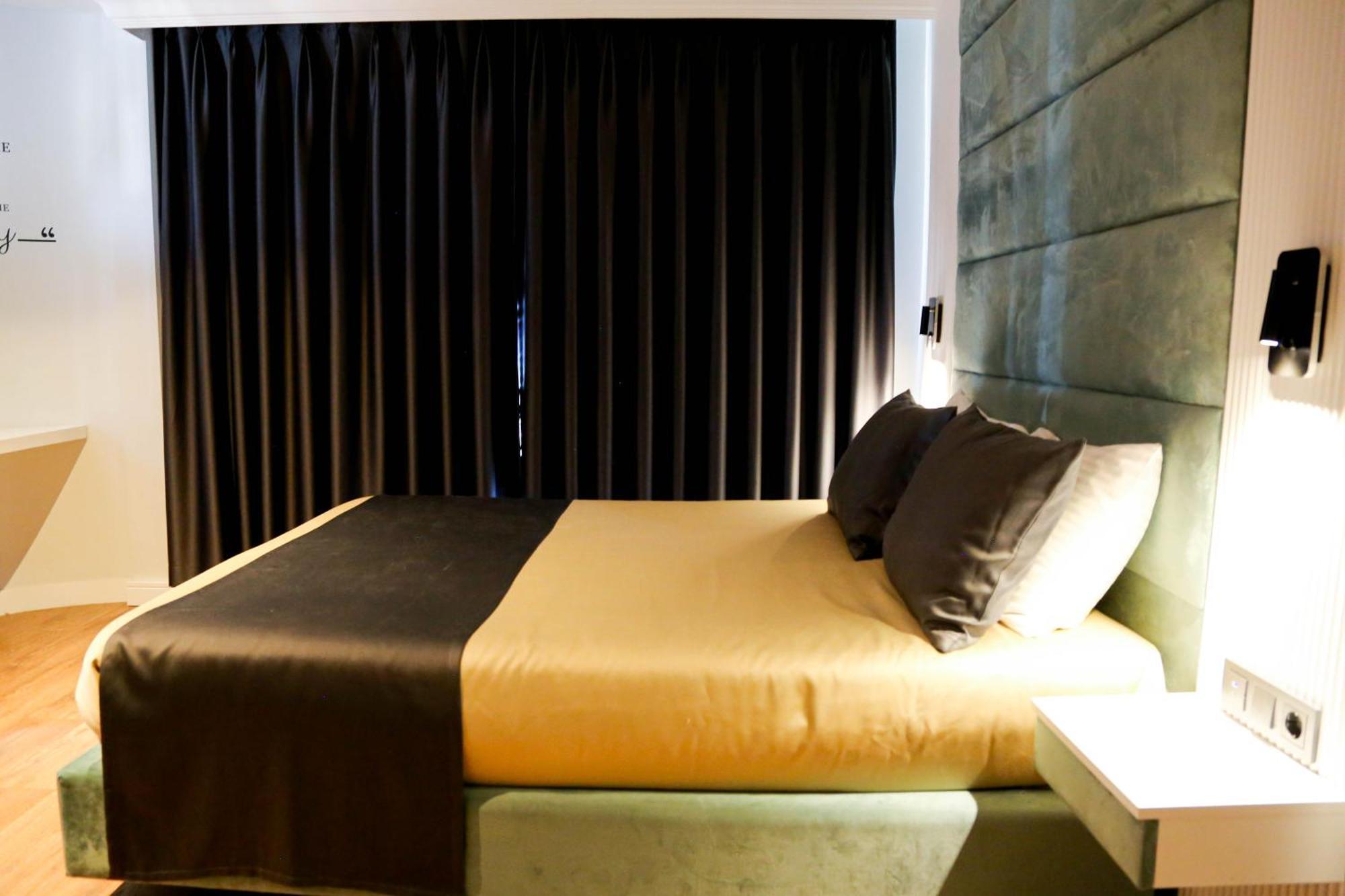 Axu Airport Hotel Arnavutkoy 외부 사진 A bedroom at the hotel