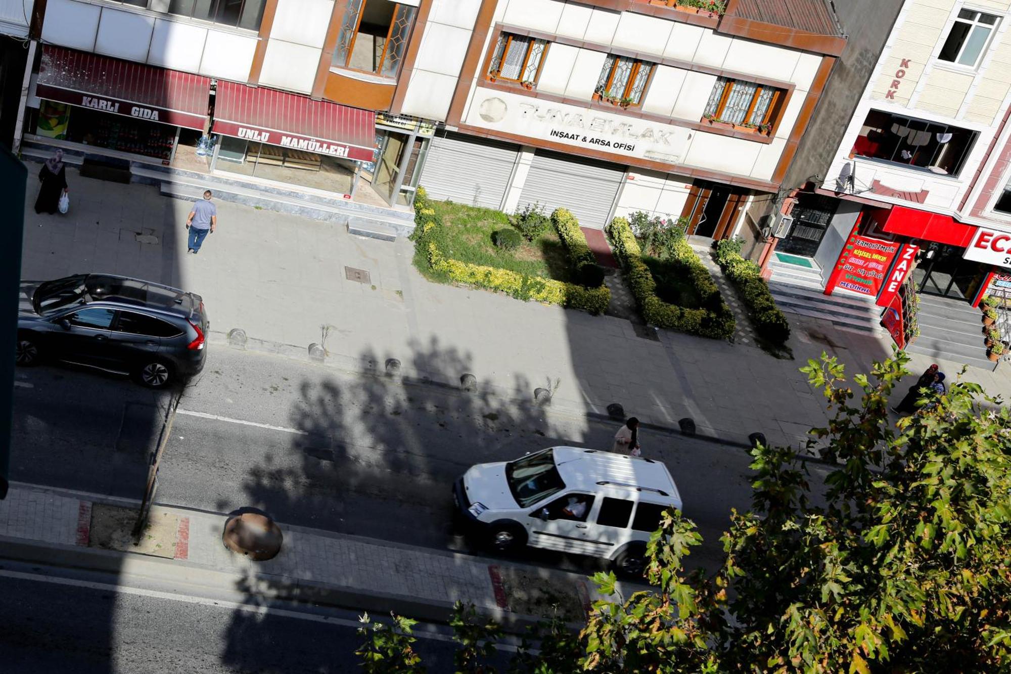 Axu Airport Hotel Arnavutkoy 외부 사진 The square