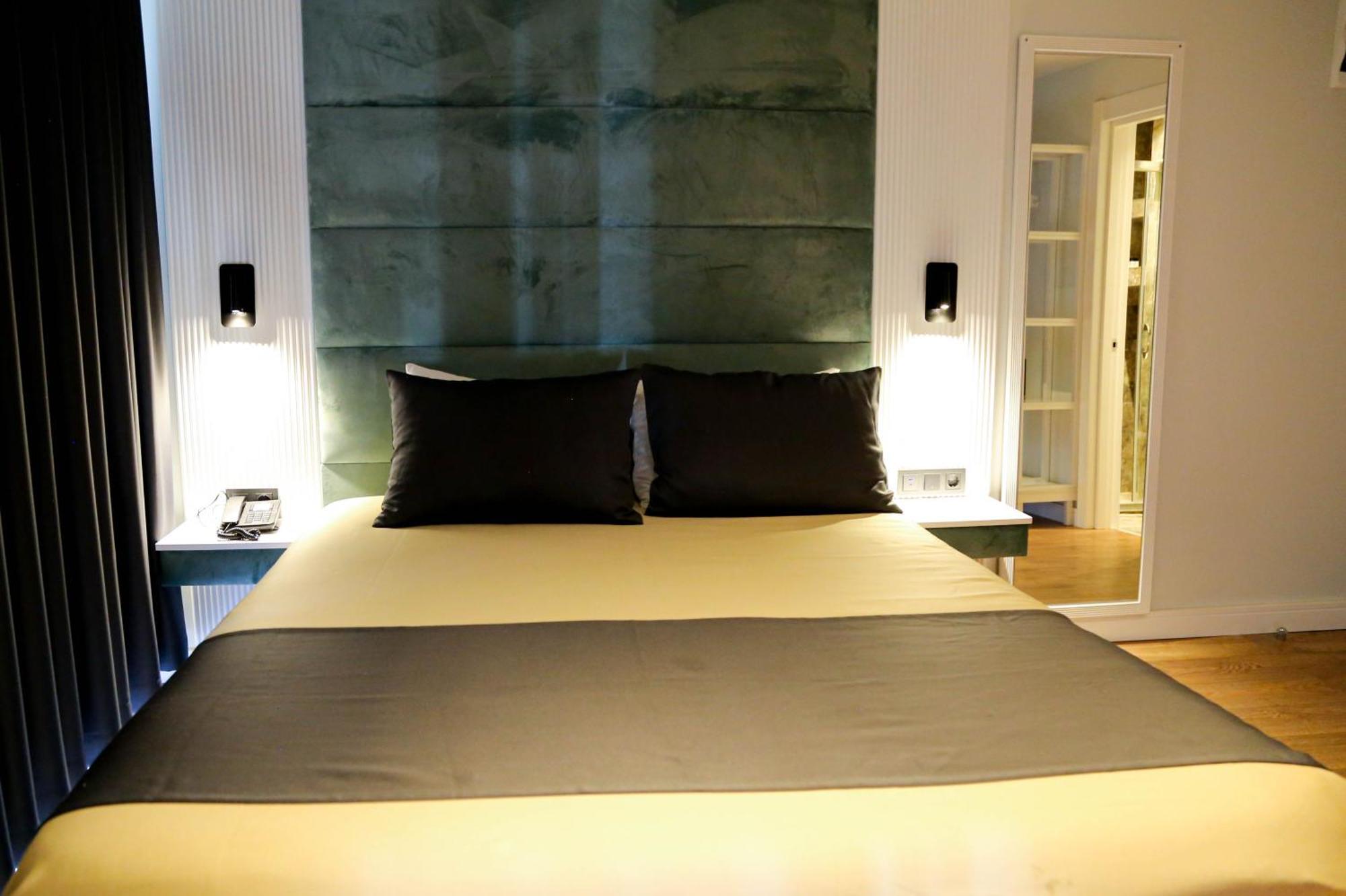 Axu Airport Hotel Arnavutkoy 외부 사진 A bedroom at the hotel