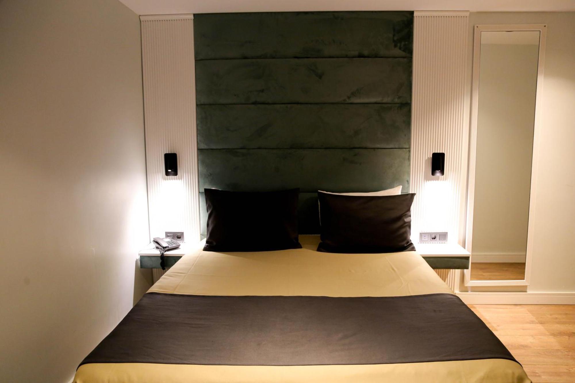 Axu Airport Hotel Arnavutkoy 외부 사진 A bedroom at the hotel
